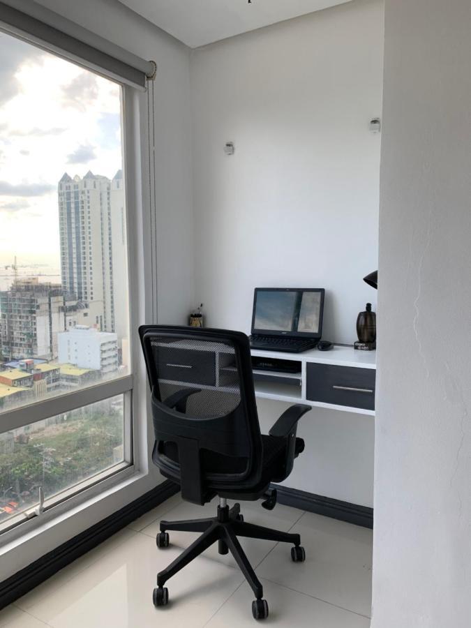 1 Bedroom With Balcony, Fully Furnished Overlooking Manila Bay At Birch Tower, Malate, Manila Exterior photo
